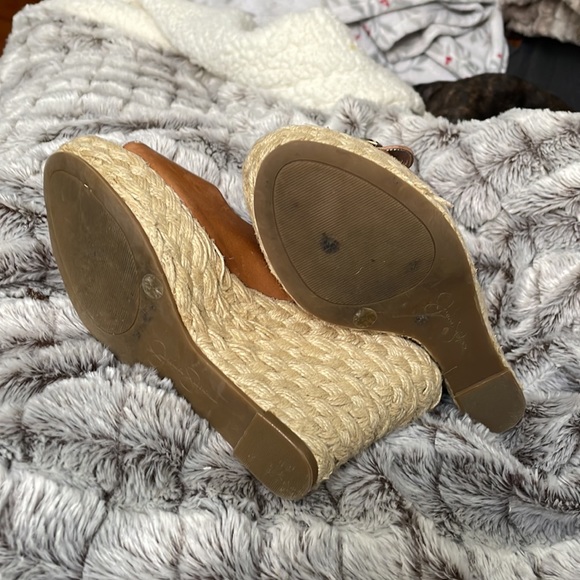 Shoes - Picture 4 of 8